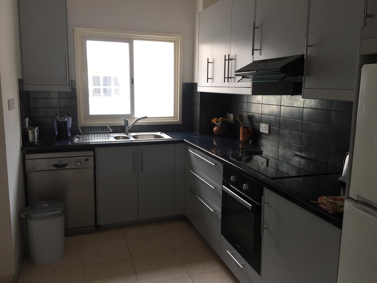 Limnaria Westpark Apartment Paphos ภายนอก รูปภาพ