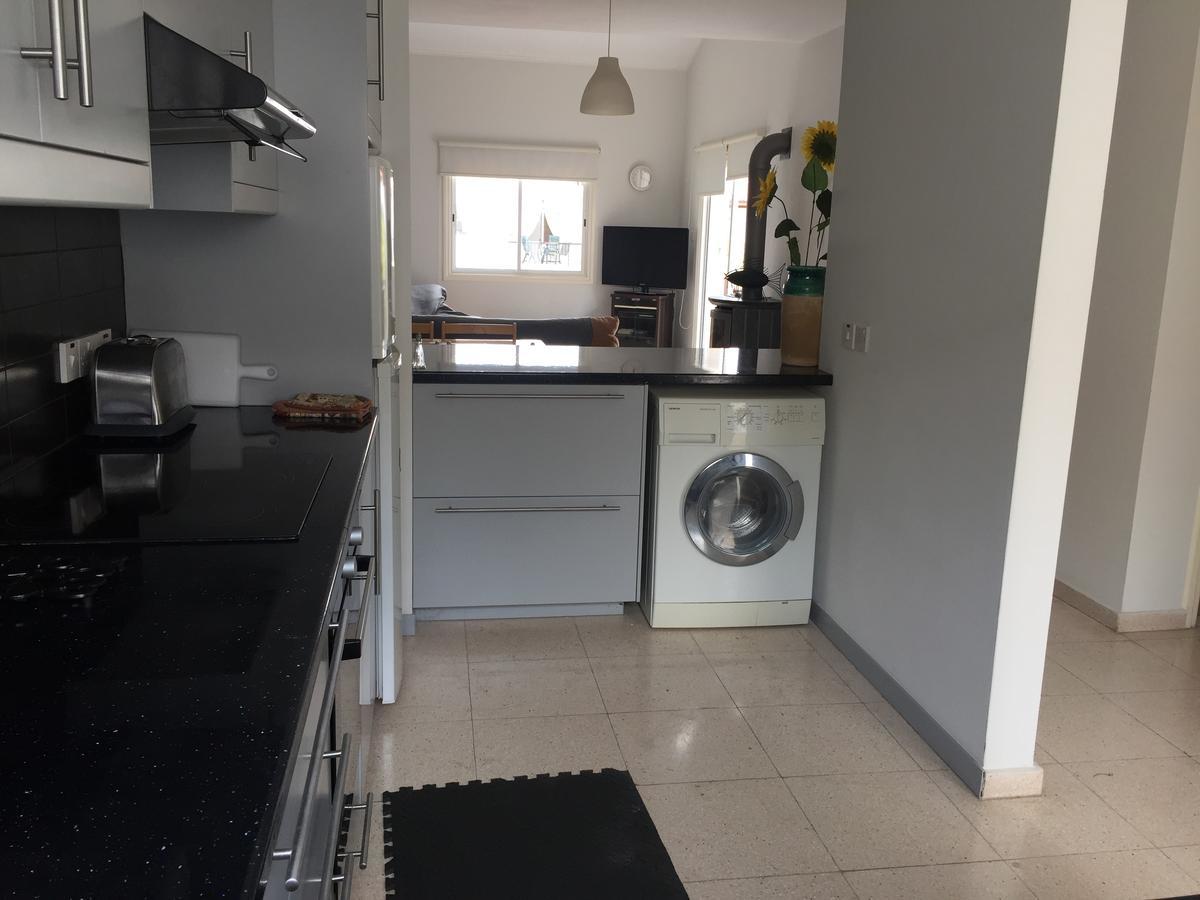Limnaria Westpark Apartment Paphos ภายนอก รูปภาพ